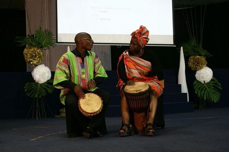 Polokwane - The main bicentenary celebration in Polokwane took place on Saturday 21 st October at 4pm
at Cosmo Leisure Lodge Hall. The main hall was filled with approximately 300 adults and youth and the
tens of children. The programme included friends from all over the province who performed traditional
dance, Jembe drums, and drum majorettes. There was also a beautiful choir presentation and prayers in
five languages. The film, “Light to the World” was also viewed. Bahá’í friends and their families from the
surrounding clusters of Thulamela, Mokopane,Bela Bela, Matox and Tzaneen attended the celebration.
Two members of the press representing the local newspaper were also present. The whole atmosphere
of the celebration reverberated with a sense of the beautiful vision of joy and unity.